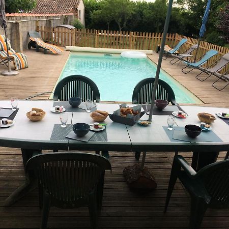 Les Ormeaux Bed & Breakfast ซัวแตร์น ภายนอก รูปภาพ