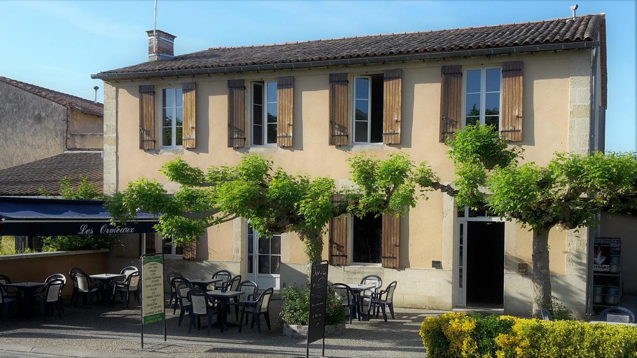 Les Ormeaux Bed & Breakfast ซัวแตร์น ภายนอก รูปภาพ