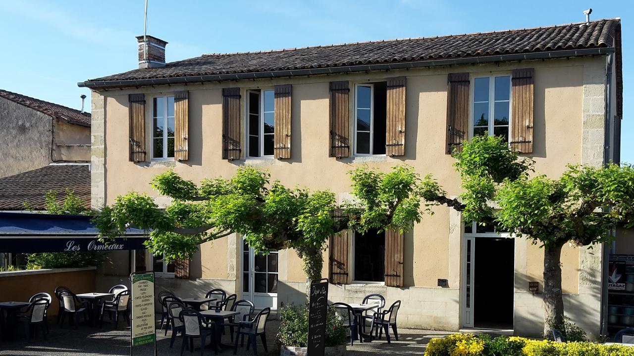 Les Ormeaux Bed & Breakfast ซัวแตร์น ภายนอก รูปภาพ