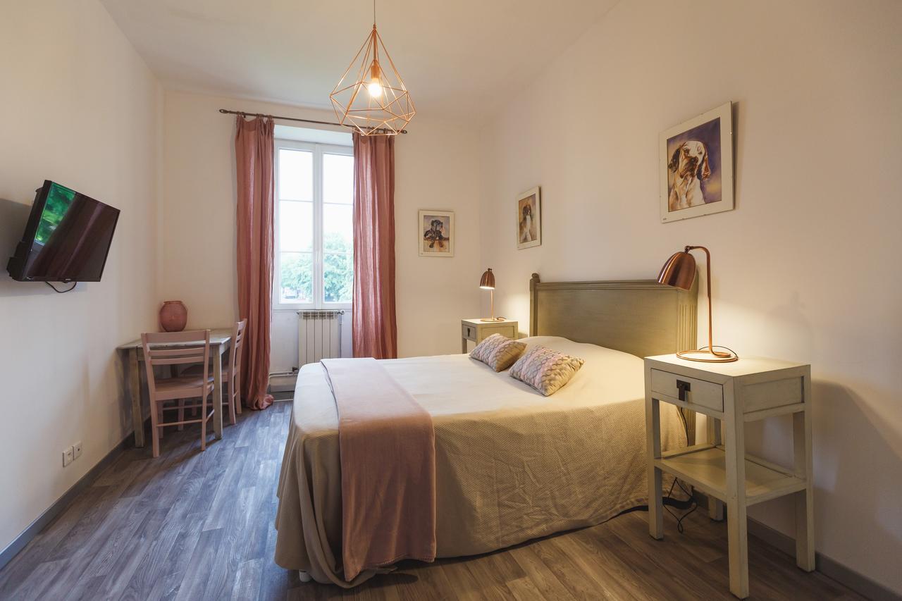 Les Ormeaux Bed & Breakfast ซัวแตร์น ภายนอก รูปภาพ